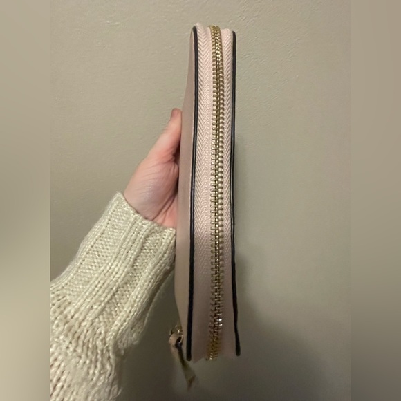 Michael Kors Wallet - Picture 3 of 5